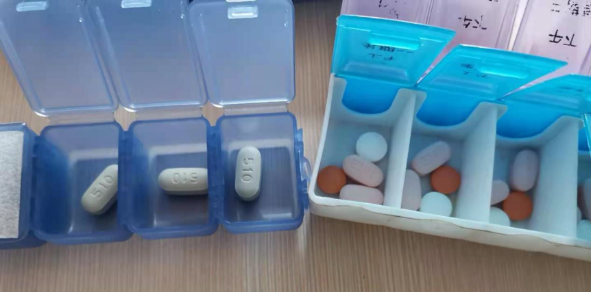 临汾红丝带学校的艾滋患儿吃上了一种新药,不用再每天吃一把